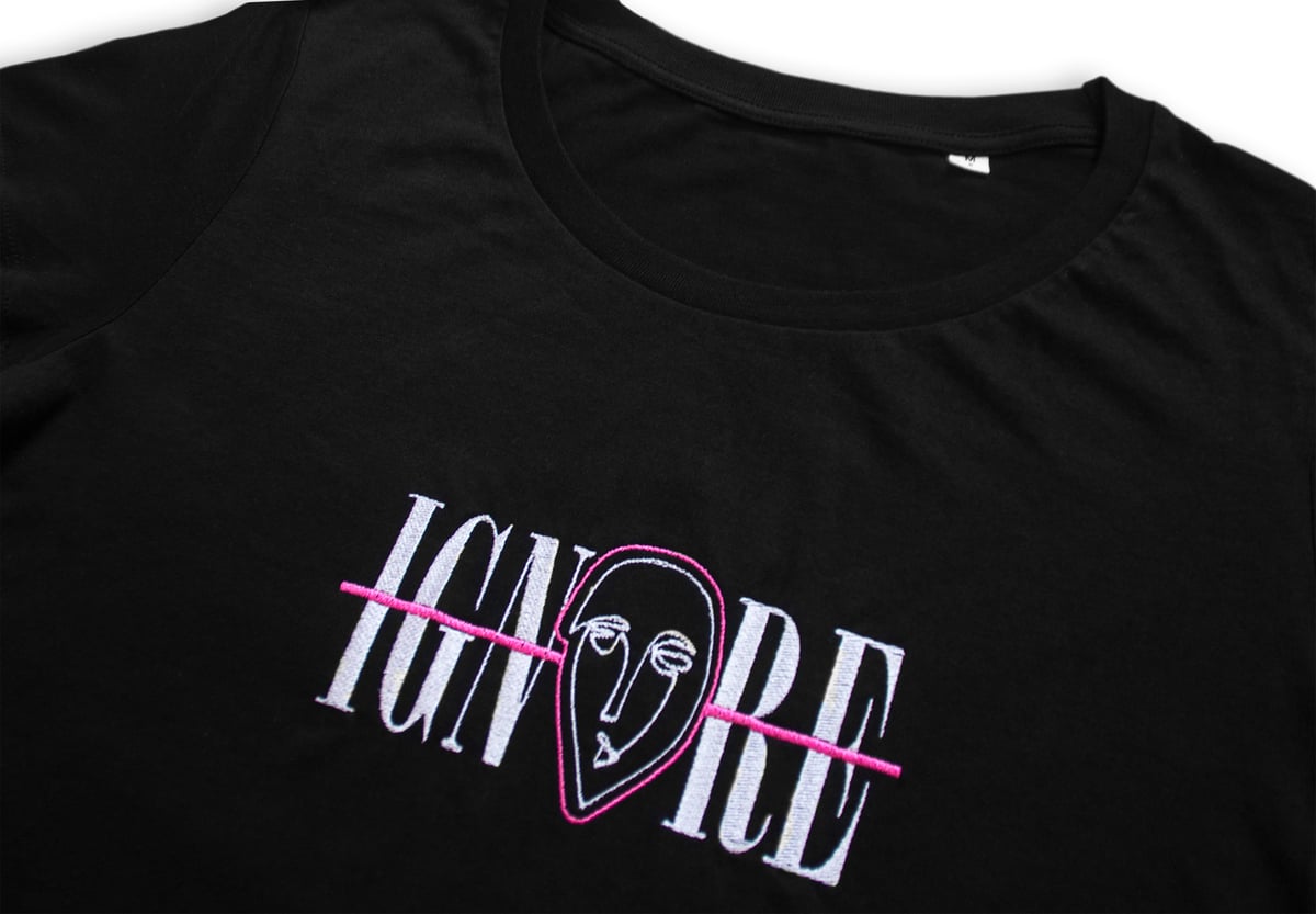 T-Shirt - Women - iGNORE Design - Mrs. Love Pink - black