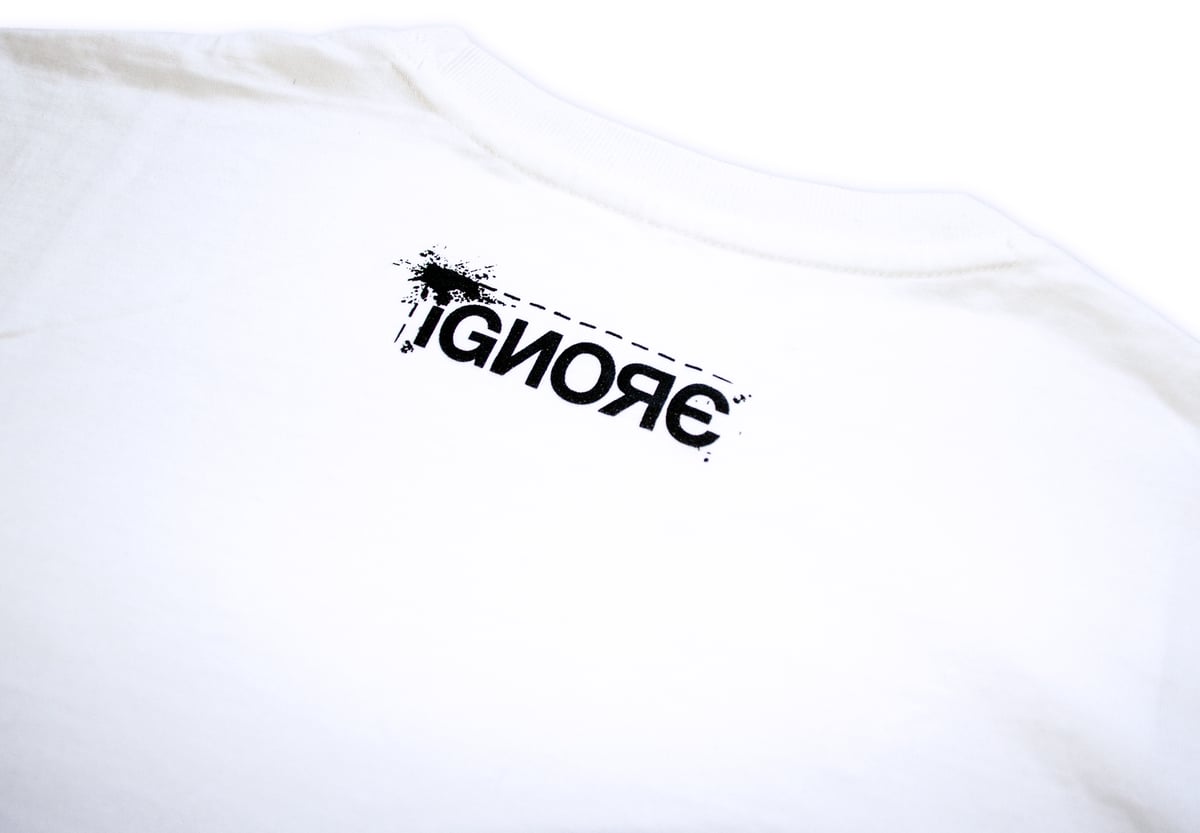 T-Shirt - iGNORE Design - Piña Cut - white